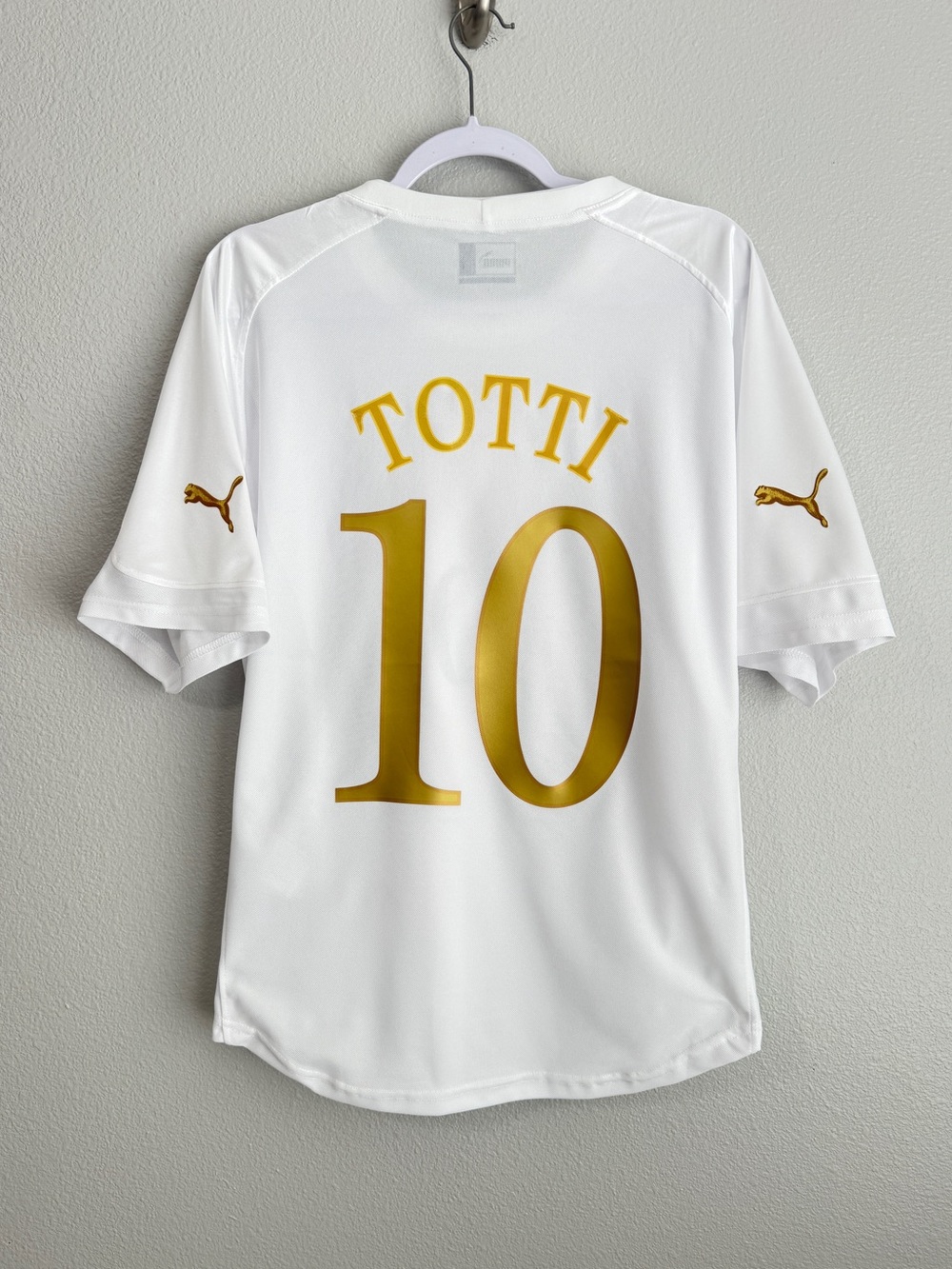 Vintage Puma Italy 2004 Totti away white soccer retro #10 jersey